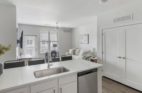 Belle Mina Apartment | Landing | Stunning 2BD, Gym, Clubhouse