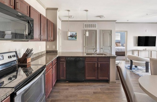 South Nashville Apartment | Landing | Stunning 2BD, Gym, Clubhouse