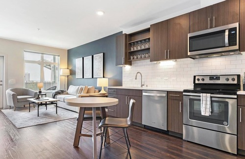New Haven Apartment | Landing | Stunning 2BD, Yoga Studio, Pool