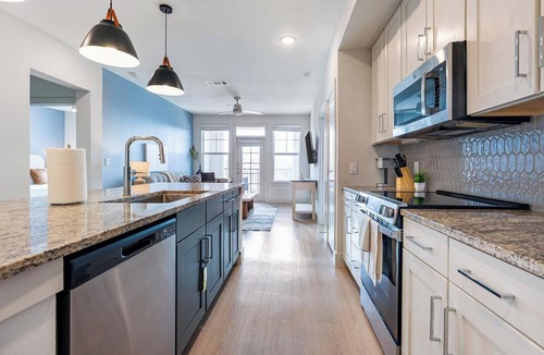 San Marcos Apartment | Landing | Stunning 2BD in La Cima