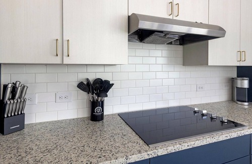 Addicks Apartment | Landing | Stunning 2BD, Yoga Studio, Gym