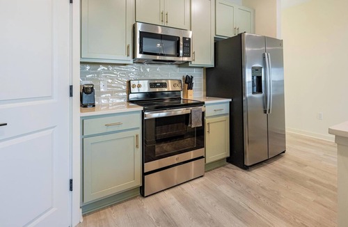 Wilmington Apartment | Landing | Stunning 3BD, Clubhouse, Yoga Studio