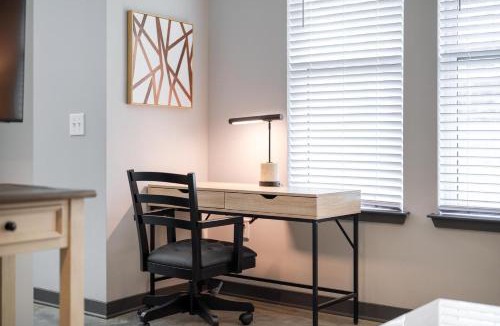 Northwest Pensacola Apartment | Landing Stunning 3BD Gym Yoga Studio