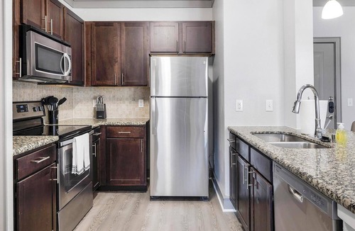 Northeast Carrollton Apartment | Landing | Stunning 3BD, Gym, Pool