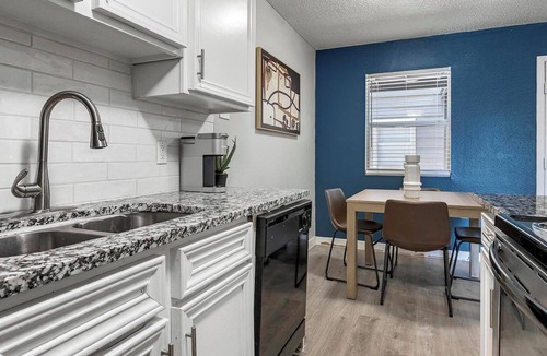 Southside Apartment | Landing | Stunning Studio, Clubhouse, Pool
