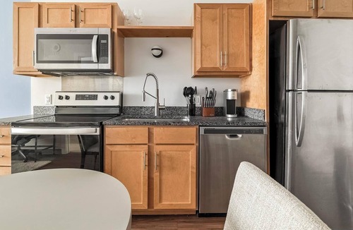Five Points South Apartment | Landing | Stunning Studio, Pool, Yoga Studio