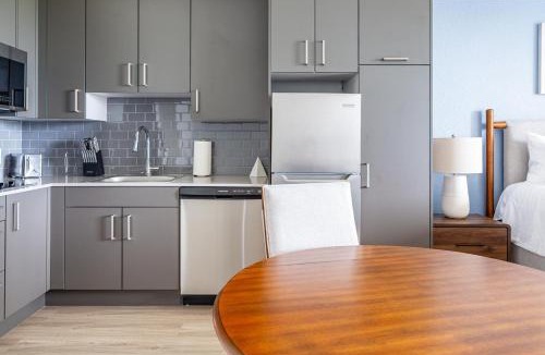Golden Gate Apartment | Landing Stunning Studio Yoga Studio Clubhouse