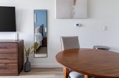 Golden Gate Apartment | Landing Stunning Studio Yoga Studio Clubhouse