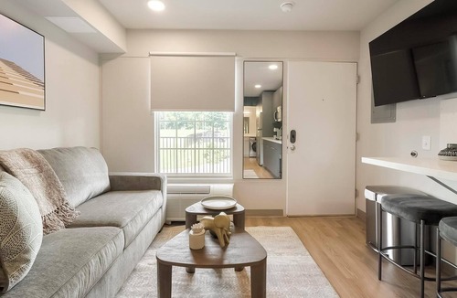 Hermitage Apartment | Landing | Stunning Studio in Downtown Hermitage