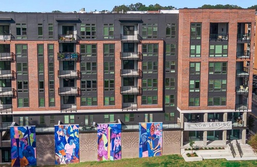 Downtown Apartment | Landing | Stunning Studio, Yoga Studio, Pool