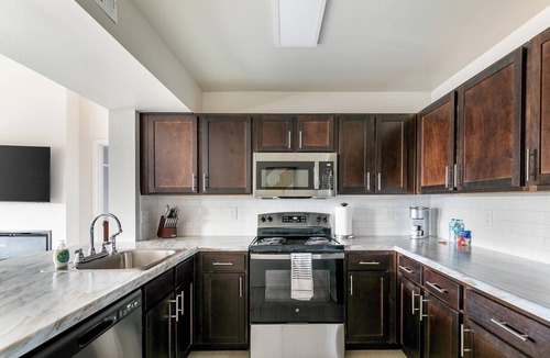 Yukon Apartment | Landing | Stunning 2BD, Clubhouse, Gym