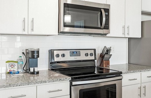 Land O' Lakes Apartment | Landing | Stunning 1BD, Pool, Gym
