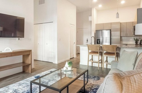 Northgate Apartment | Landing | Stylish 1BD, Gym, Pool