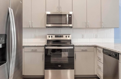 Northgate Apartment | Landing | Stylish 1BD, Gym, Pool