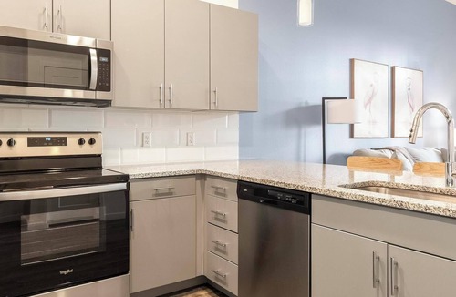 Northgate Apartment | Landing | Stylish 1BD, Gym, Pool