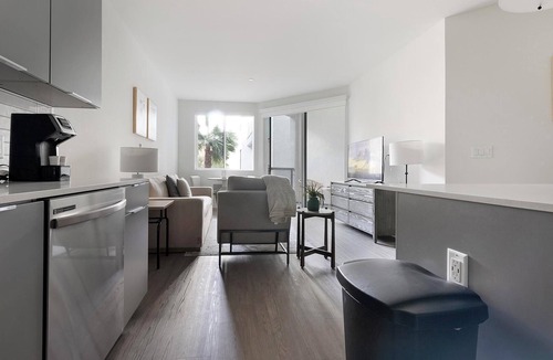 Rhodes Ranch Apartment | Landing | Stylish 1BD, Rooftop Lounge, Pool