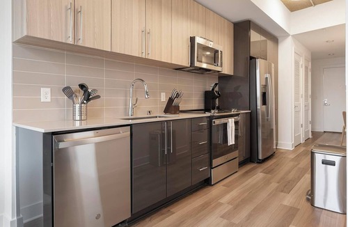 Baileys Crossroads Apartment | Landing | Stylish 1BD, Gym, Game Room