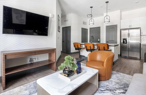 Southbank Apartment | Landing | Stylish 1BD, Yoga Studio, Gym