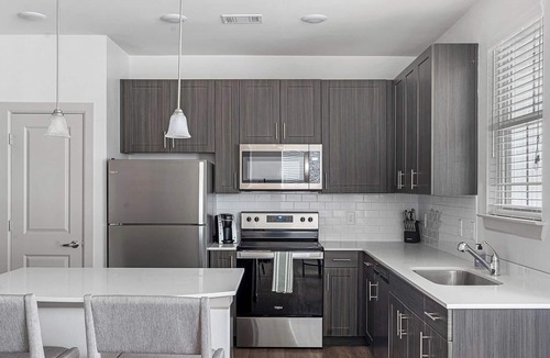 Pflugerville Apartment | Landing | Stylish 1BD, Gym, Courtyard