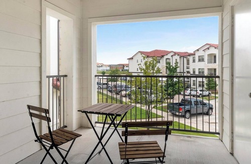 Pflugerville Apartment | Landing | Stylish 1BD, Yoga Studio, Pool