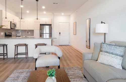 Firestone Apartment | Landing | Stylish 1BD, Clubhouse, Gym