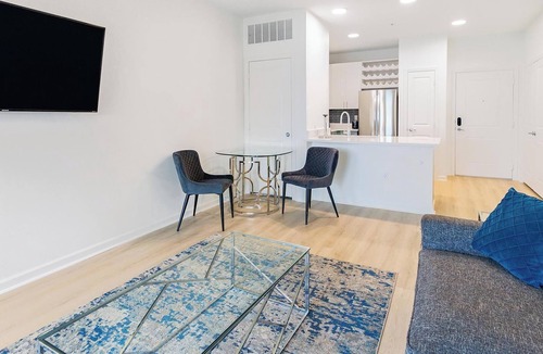 Eden Apartment | Landing | Stylish 1BD, Clubhouse, Yoga Studio