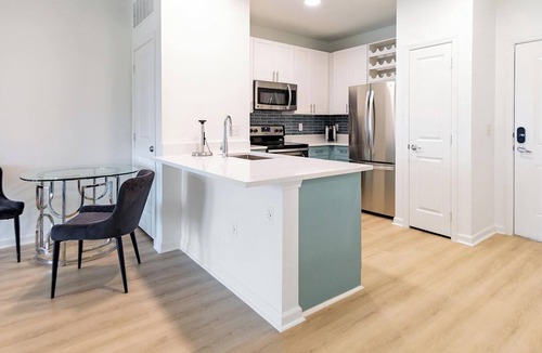 Eden Apartment | Landing | Stylish 1BD, Clubhouse, Yoga Studio