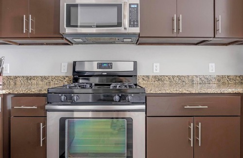 Bayonne Apartment | Landing | Stylish 1BD, Clubhouse, Gym
