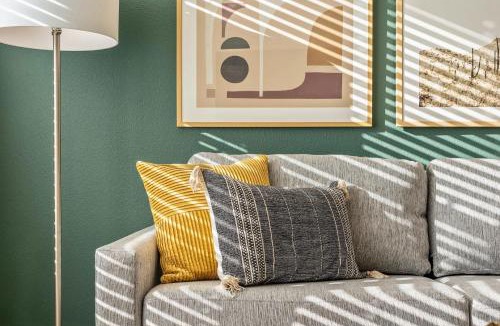 Midlothian Apartment | Landing Stylish 1BD Clubhouse Game Room