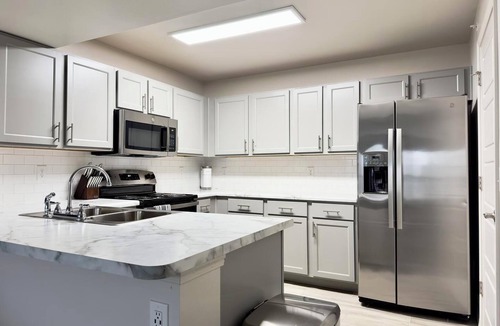 Belton Apartment | Landing | Stylish 1BD, Clubhouse, Pool