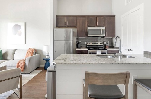 Buda Apartment | Landing | Stylish 1BD, Clubhouse, Gym