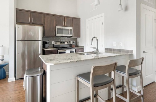 Buda Apartment | Landing | Stylish 1BD, Clubhouse, Gym
