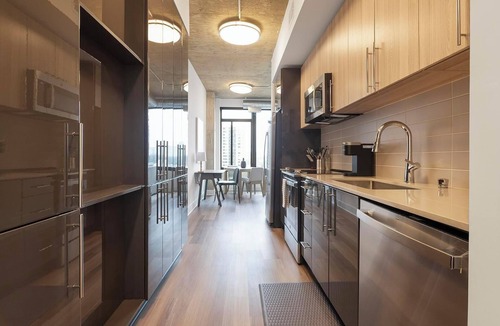 Baileys Crossroads Apartment | Landing | Stylish 1BD, Game Room, Gym