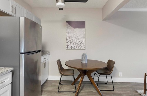 Rancho Oakey Apartment | Landing | Stylish 1BD, Gym