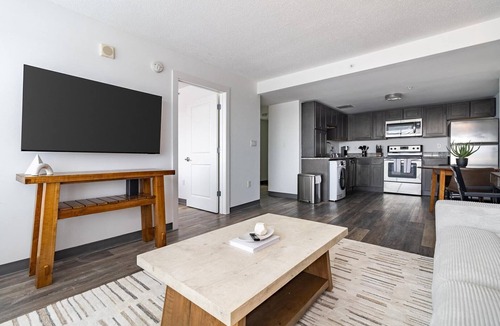 Downtown Hartford Apartment | Landing | Stylish 1BD, Game Room, Yoga Studio