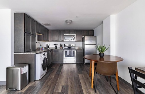 Downtown Hartford Apartment | Landing | Stylish 1BD, Game Room, Yoga Studio