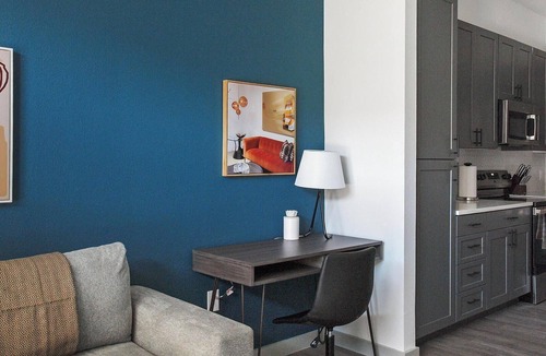 MLK Apartment | Landing | Stylish 1BD, Game Room, Rooftop Lounge