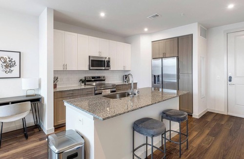 Fate Apartment | Landing | Stylish 1BD, Gym, Pool