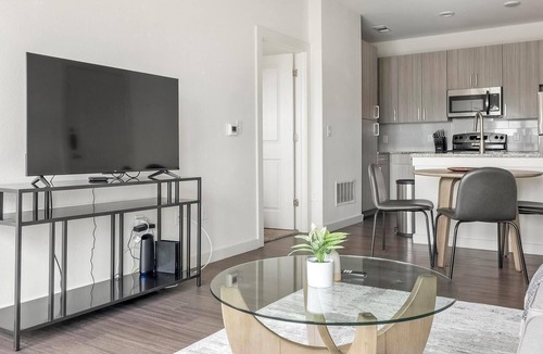 River Ranch Apartment | Landing | Stylish 1BD, Gym, Pool