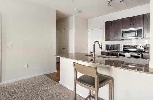 Austin Apartment | Landing | Stylish 1BD, Gym, Clubhouse