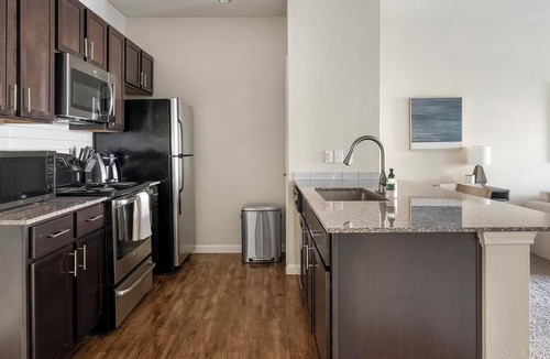 Austin Apartment | Landing | Stylish 1BD, Gym, Clubhouse