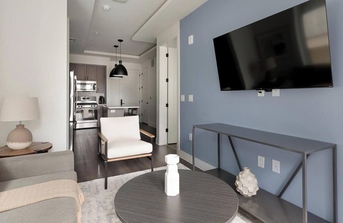 Zilker Apartment | Landing | Stylish 1BD, Gym