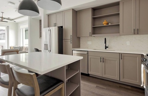 Zilker Apartment | Landing | Stylish 1BD, Gym