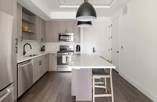 Zilker Apartment | Landing | Stylish 1BD, Gym