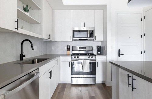 Zilker Apartment | Landing | Stylish 1BD, Gym