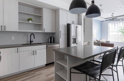 Zilker Apartment | Landing | Stylish 1BD, Gym