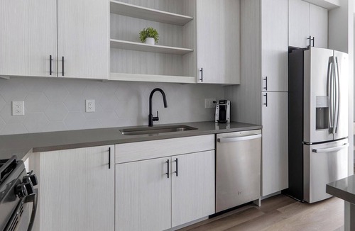 Zilker Apartment | Landing | Stylish 1BD, Gym