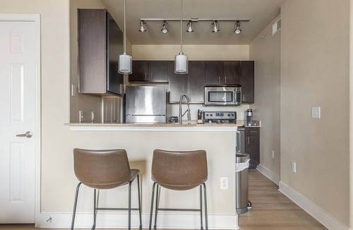 Austin Apartment | Landing | Stylish 1BD, Gym