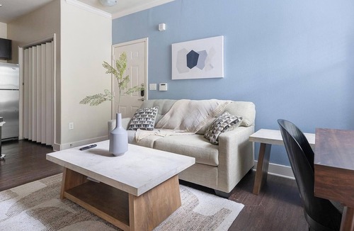 Austin Apartment | Landing | Stylish 1BD, Gym