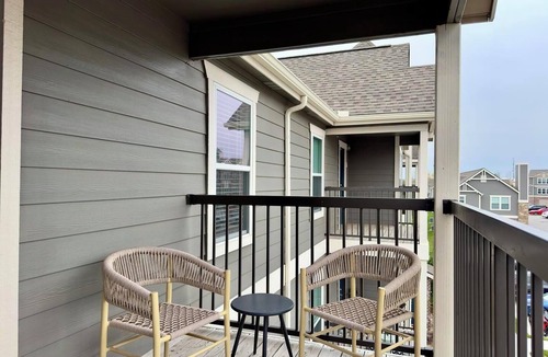 Belton Apartment | Landing | Stylish 1BD, Gym, Pool